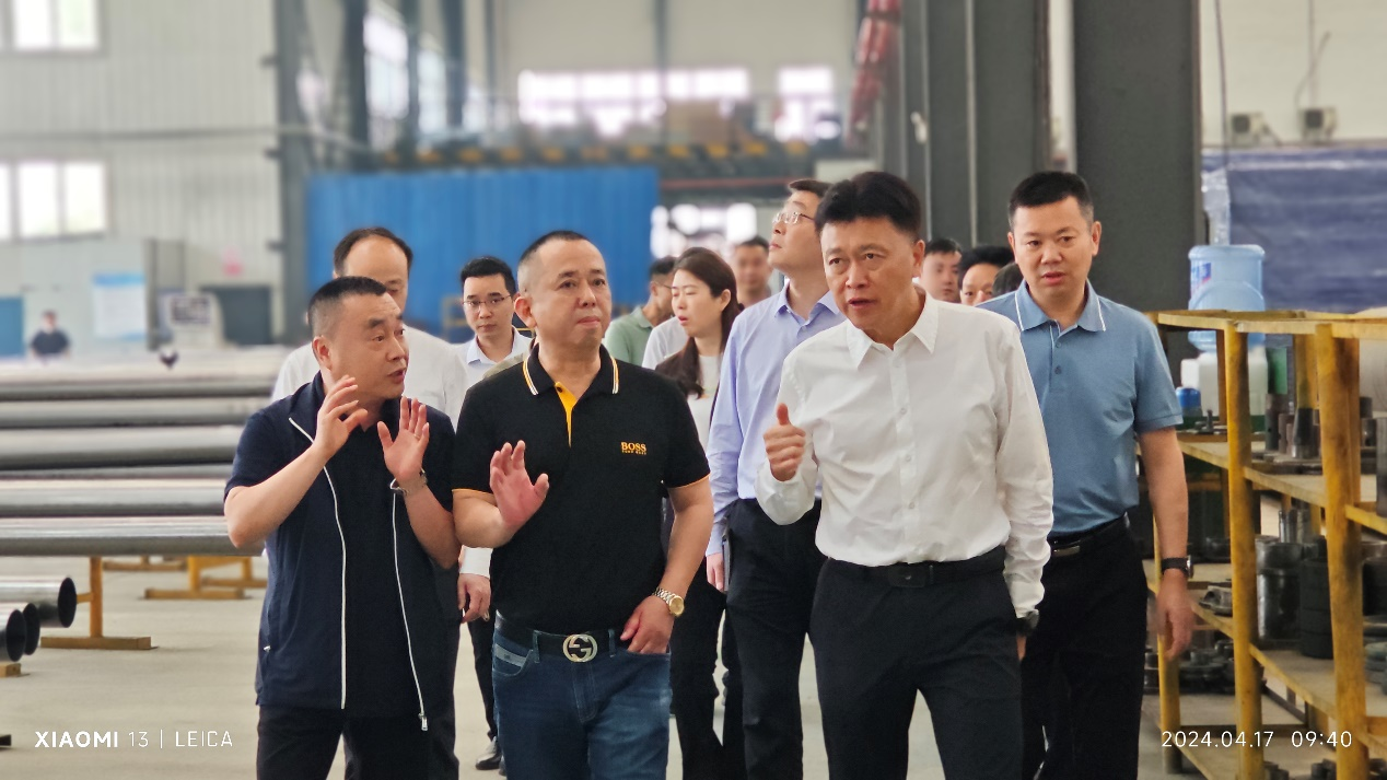 重慶市榮昌區(qū)區(qū)委書記一行參觀鑫順盛達(dá)科技有限公司